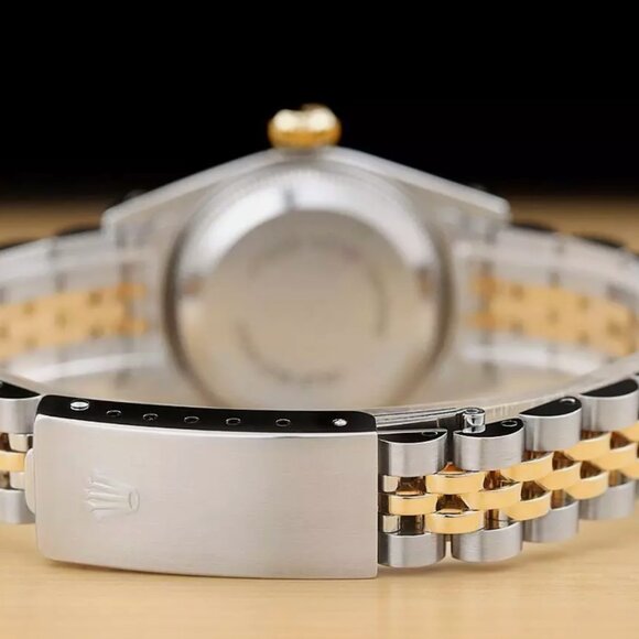 Sale! Ladies Rolex 18kt Yellow Datejust With Box - Picture 4 of 6